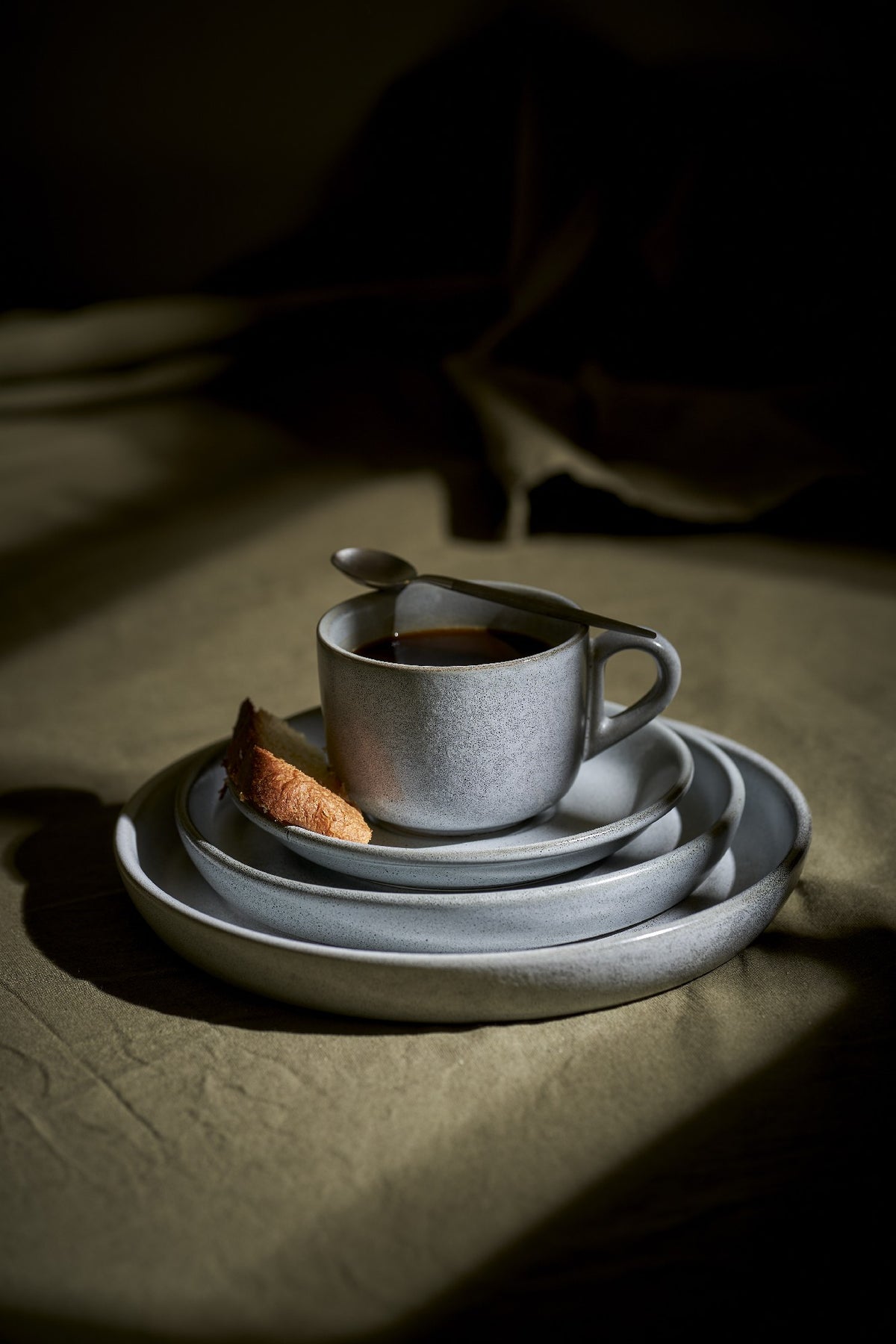 Robert Gordon Potters Plate 23.5Cm - Blue Storm