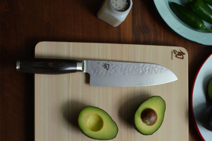 KNIVES