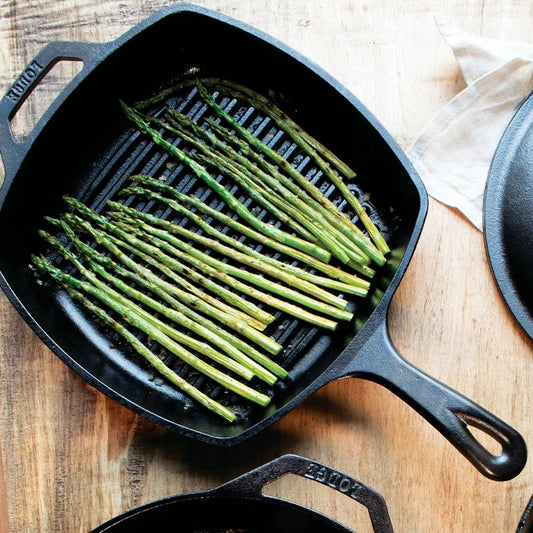 Lodge 10.5 Inch Square Cast Iron Grill