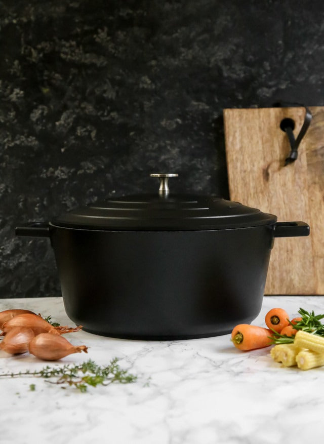 Mastercraft 5L Large Cast Aluminium Casserole Dish With Lid, Black, 28Cm