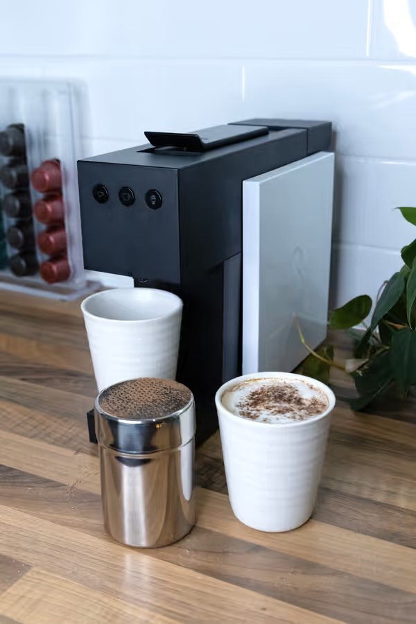 Shaker Ss With Lid - 2mm Holes