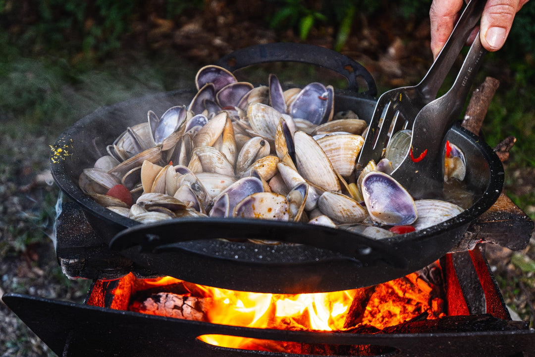 Aus-Ion Quenched ™ 35Cm Iron Bigga Skillet Dual Handles