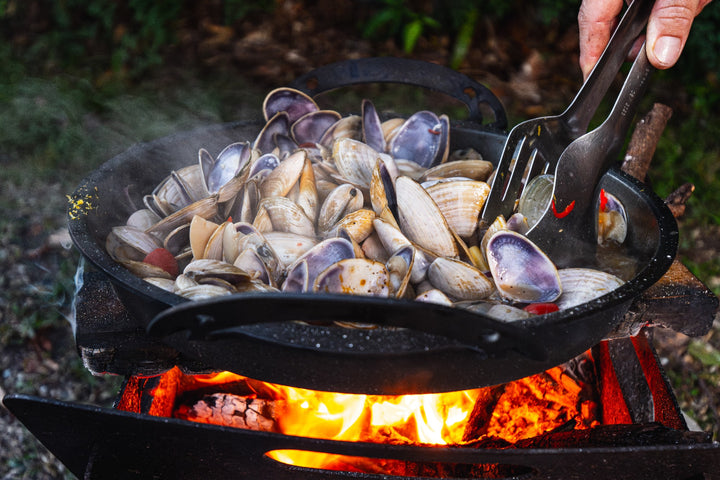 Aus-Ion Quenched ™ 35Cm Iron Bigga Skillet Dual Handles